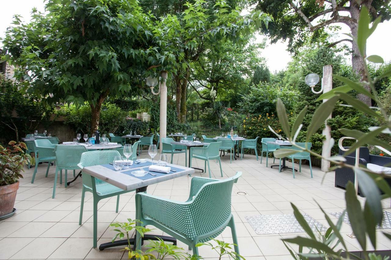 Hotel Le Lion D'Or Manzac-sur-Vern Exterior foto