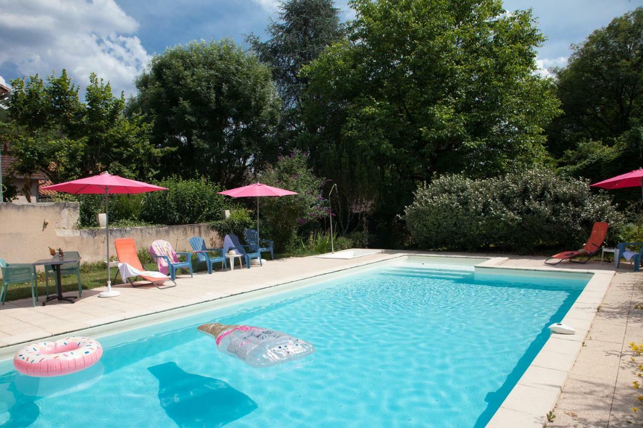 Hotel Le Lion D'Or Manzac-sur-Vern Exterior foto