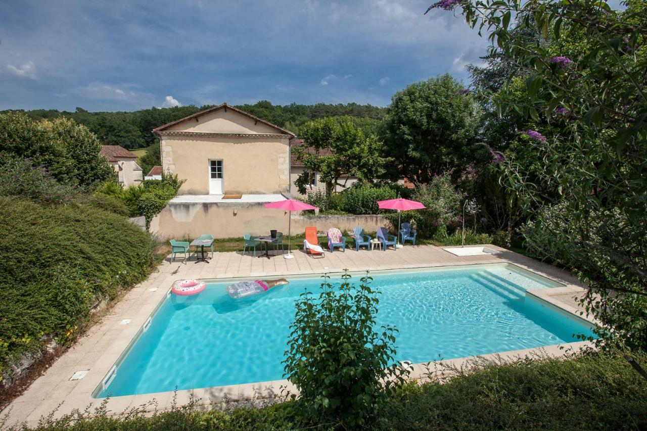 Hotel Le Lion D'Or Manzac-sur-Vern Exterior foto