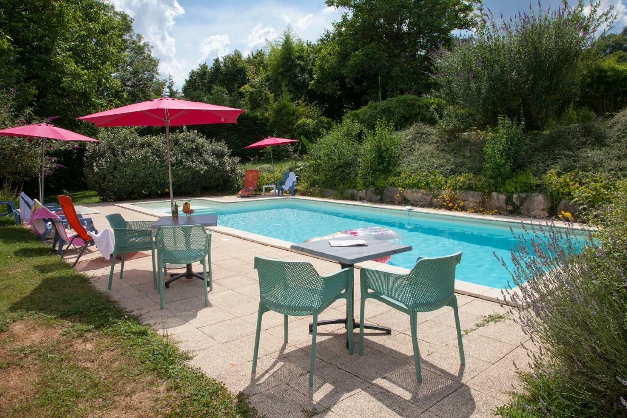 Hotel Le Lion D'Or Manzac-sur-Vern Exterior foto