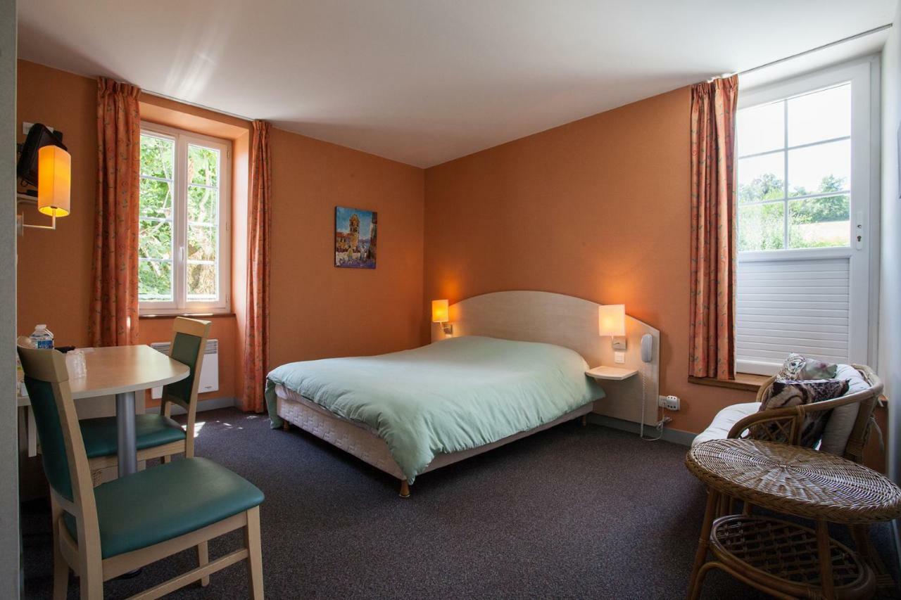 Hotel Le Lion D'Or Manzac-sur-Vern Exterior foto